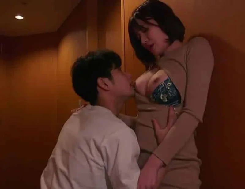 Bí mật hẹn hò với cô gái xinh đẹp xxx giỏi hơn cả người yêu